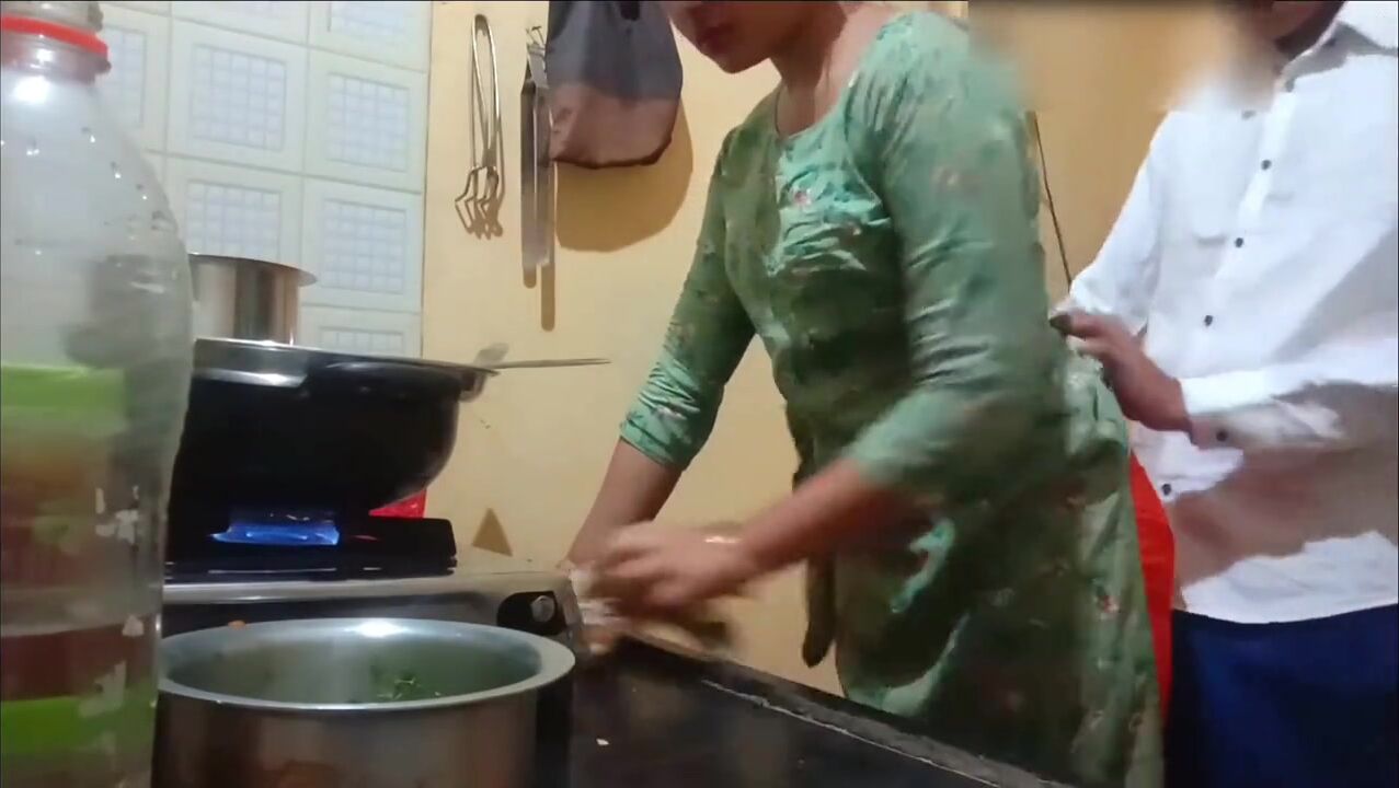 Indian hot wife got fucked while cooking in kitchen watch online pic picture