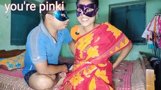 Indian bangali chachi ko vatije ne kutiya banakar jamke choda - 1 image