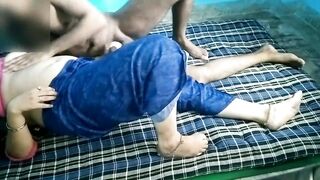 Din mai sote waqt bhabhi ko seduce kr ke chudaai kiya.