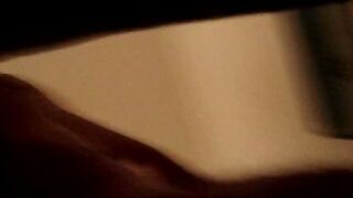 La scopo in continuazione e non ne ha mai abbastanza, non riesce a trattenere i suoi orgasmi