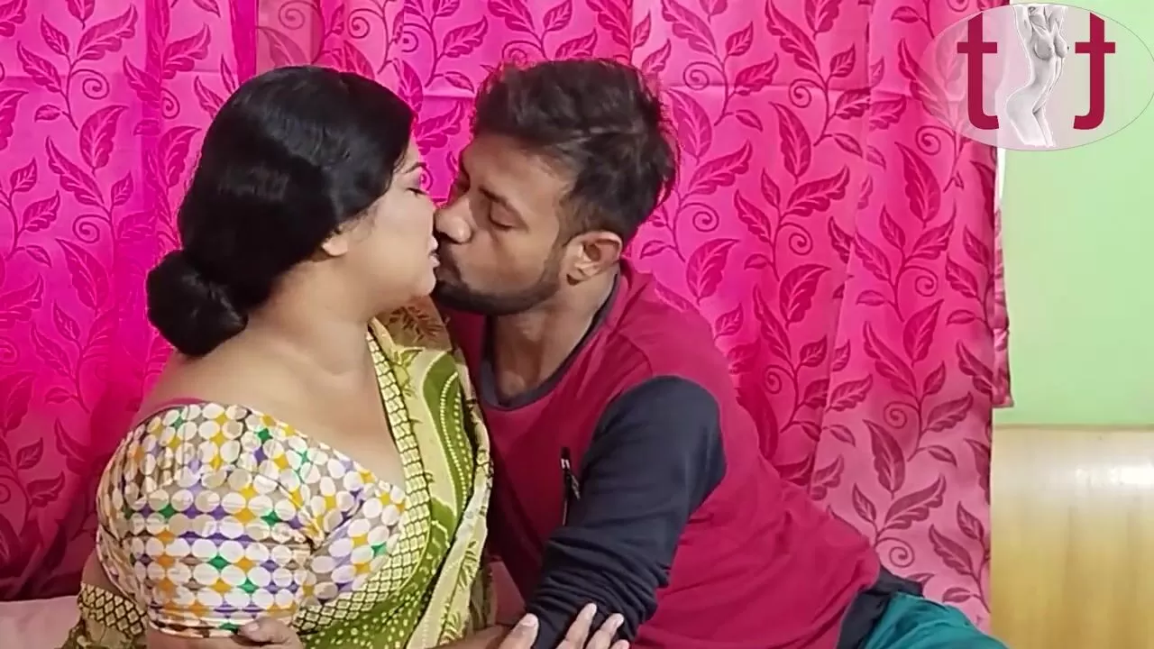 Hindi Teacher And Student Sex Video - Hot Teacher Ruby - A new teacher with an old student watch online