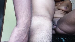 Bartan dho rahi Kamwali Bai ko sahab ne choda - 13 image