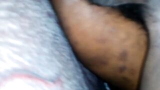 Aunty ji ke sath kambal me thandi ka full maza lete huye cremy pussy crempie