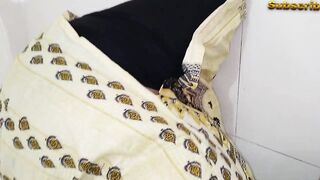 (Telugu Maid Ko Jabardast Choda) Desi Maid Fucked by the owner with condom while cleaning Room - Huge Cum wild - 2 image