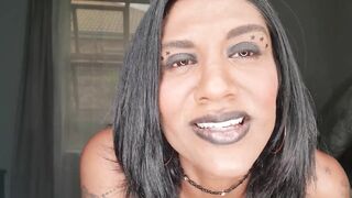 Desi slut dirty talking while playing, displaying her tongue and soft lips