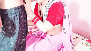 Desi bhabhi Naya saree pahankar apane yaar ke sath chudawane gahi