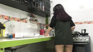 find my girlfriend very horny and I fuck her in the kitchen - Porn in Spanish - 2 image