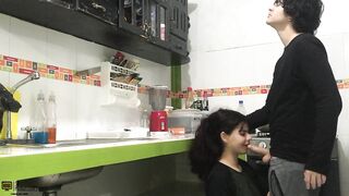 find my girlfriend very horny and I fuck her in the kitchen - Porn in Spanish - 6 image