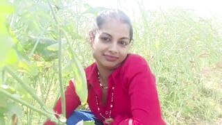 Cheating the sister-in-law working on the farm by luring money In hindi voice - 2 image