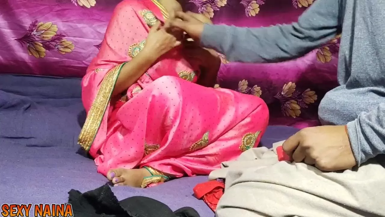 Bra Bechne Wale Ne Akele Me Dekh Kar Chod Diya Sexy Bhabhi Ko watch online