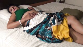 Desi saree girl Riya masturbate on bed - 8 image