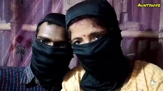Desi Indian old bhabhi ki chudai Kiya doggy style mein - 1 image