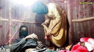 Desi Indian old bhabhi ki chudai Kiya doggy style mein - 7 image