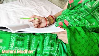desi hardcore sex between student and teacher in classroom with rest room in green saree - 2 image
