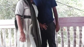 Desi ladaki ne zule par baitkar apane college teacher ke sath kiya Ganda kam - 4 image