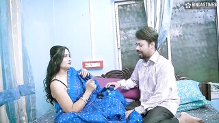 Riya bhabhi ko padosi ke ladke ne khub jor jor se choda aur sperm gira dala condom se bahar - 3 image