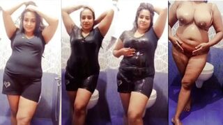 Desi Bhabhi Riya Showing Her Wet Body to Her Devar in Bathroom Live Video Call - 1 image