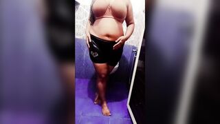 Desi Bhabhi Riya Showing Her Wet Body to Her Devar in Bathroom Live Video Call - 12 image