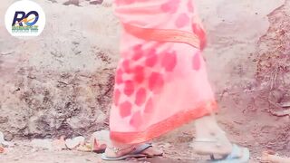 Indian Desi Village saree show finger
