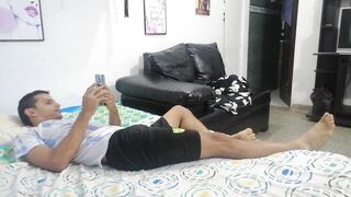 mi madrastras deja de hacer aseo en mi cuarto para ir a follar conmigo sin que mi padre sepa - 2 image