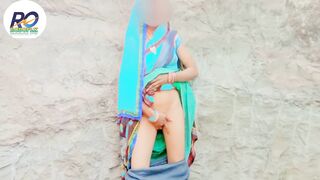 Desi bhabhi ne saree show karke dikhaya palambar valo ko aur unse chudai bhi karaya ghar me jake - 5 image