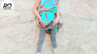 Desi bhabhi ne saree show karke dikhaya palambar valo ko aur unse chudai bhi karaya ghar me jake - 9 image