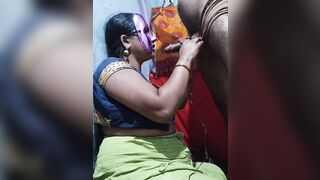 Desi mosi ko lund dikhaya to boli tumhara lund kita mota ha ma Puri lungi - 7 image