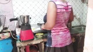 Devar Ne Bhabhi Ko Kitchen Me Choda Khana Banate Hue With Hindi Audio - 5 image