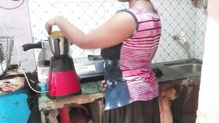Devar Ne Bhabhi Ko Kitchen Me Choda Khana Banate Hue With Hindi Audio - 6 image