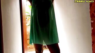 Curvy Indian Hot Aunty Jaanu Bathing