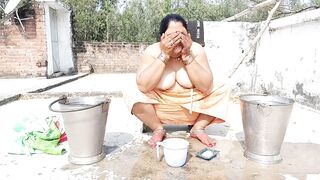 Aunt bathed in front of her son, this is Kalyug. - 4 image