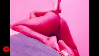 Daru Pila ke indian baby girlfriend ko fuck kiya With hindi audio , moaning and softcore sex in absense of stepmom n sis - 5 image