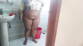 Indian desi stepmom gets Horny & sex with water pipe in washroom. Then stepson fucked her & Huge cum behind - Hot MILF - 4 image