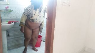 Indian desi stepmom gets Horny & sex with water pipe in washroom. Then stepson fucked her & Huge cum behind - Hot MILF - 5 image