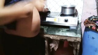 Desi Indian wife alone in kitchen paella village sex porn - 4 image