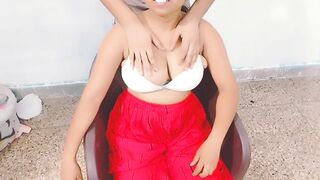 Bhabi ke chucho ki malis karne aya nokar or bhabi ne jamke apne chucho ki malis karwai xxxsoniya - 7 image