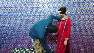 Darji ne Khobsorat larki ko Suit Salai k bahanay Choda