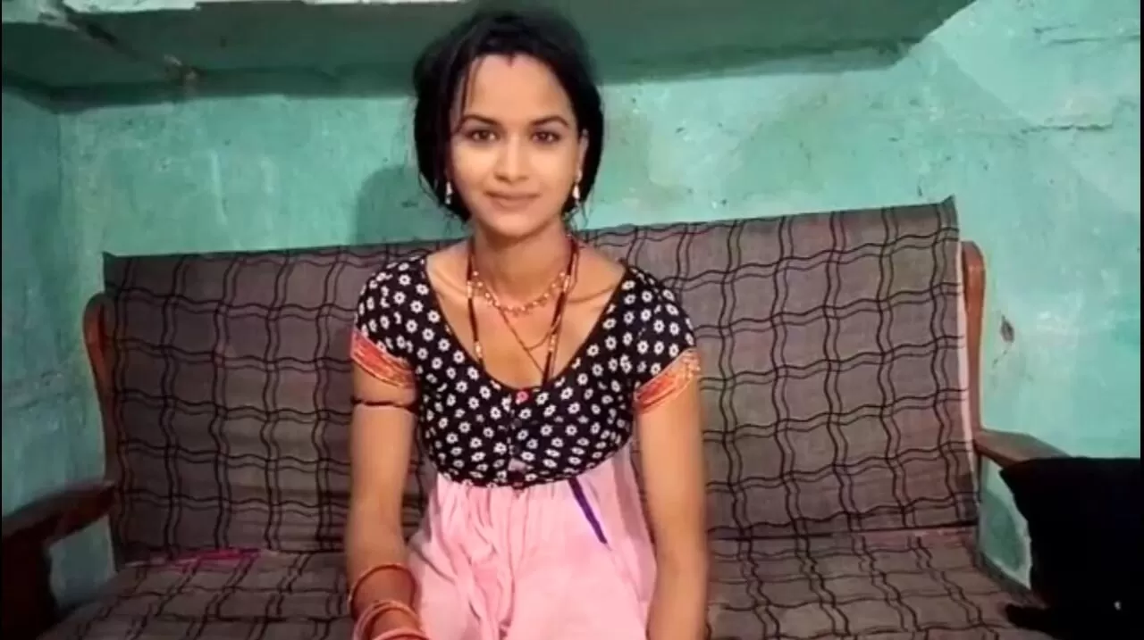 Aaj meri biwi ki Gaand mari tel laga kar hot sexy Indian village wife anal fucking video with your Payal Meri pyari biwi watch online pic