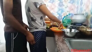 Wife ko red saree pe kitchen main sex Kiya - 5 image