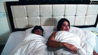 Chote devar ko sexy bhabhi ne chudai karke khush kar diya - 4 image