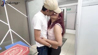 I FUCK A YOUNG BITCH WHO DOESN'T HAVE TO PAY FOR PIZZA