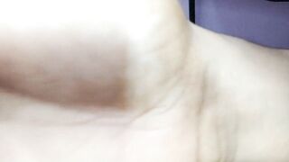Gar par kaam karne vale ladke se Malkin Ne massage karvai apni pussy par uske baad chudai - 13 image