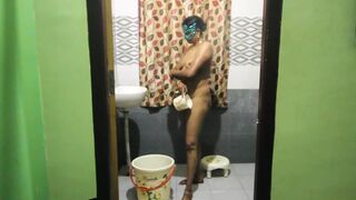 Horny Mature Indian Aunty Filmed While in Shower