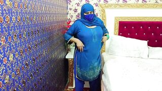 Huge Tits Pakistani Curvy Milf Masturbating - 2 image
