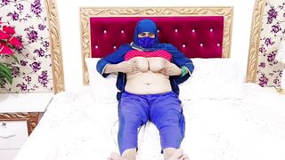 Huge Tits Pakistani Curvy Milf Masturbating - 6 image