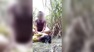 Desi ladki ki chudai ganne ke khet me, - 12 image