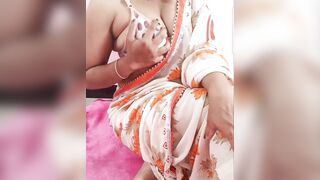 Bhabi ne apne Dewar ko video call par chut dikhai - 4 image