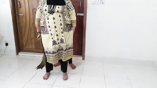 Badi Gand wali naukrani ko malik ne choda jabardast - Huge butt Fucks & Cum - 12 image