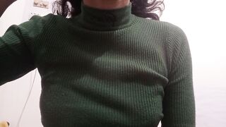 Desi Indian Girl Showing Boobs