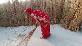 Indian xxx maid wife outdoor fucking